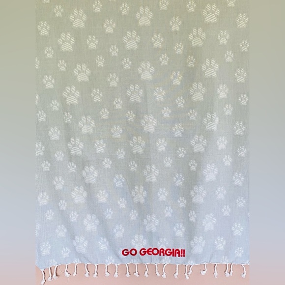 Paw Picnic Blanket Bulldogs 2 Embroideries Per Each - Picture 6 of 11